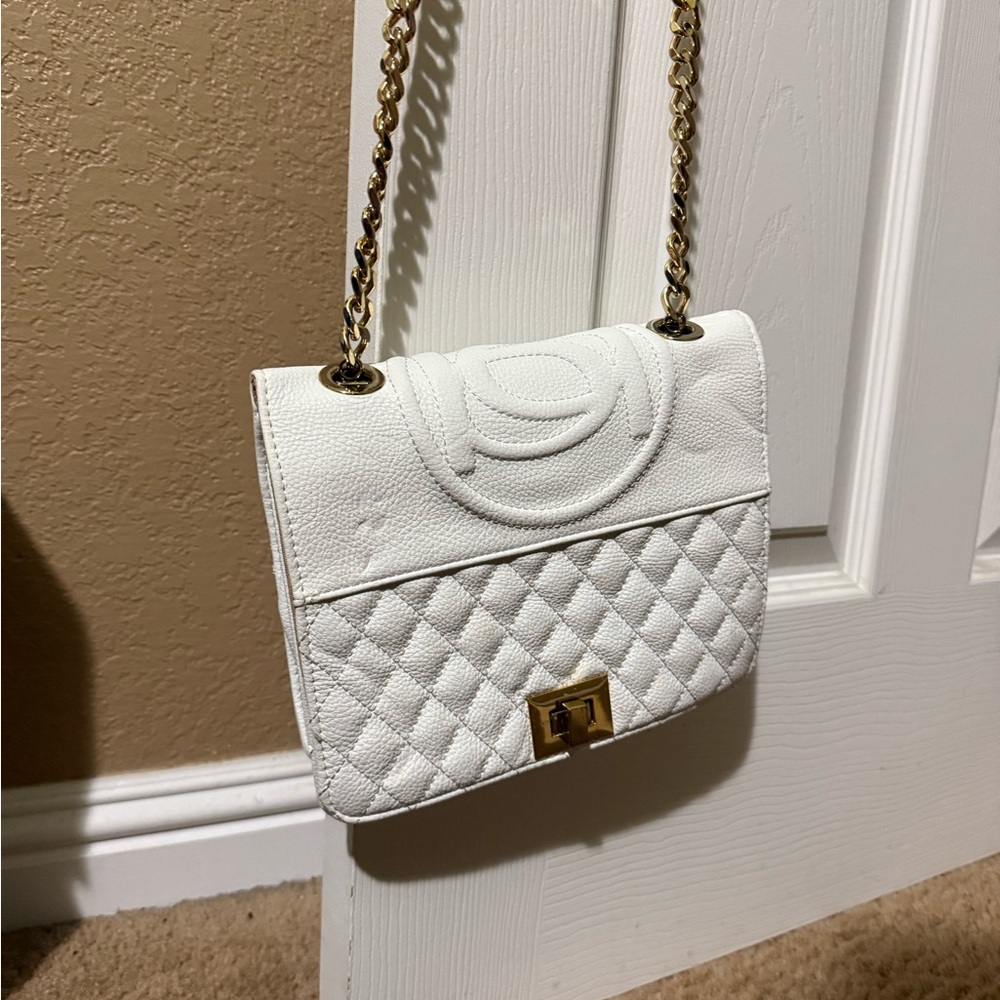 Elegant White Quilted Shoulder Bag